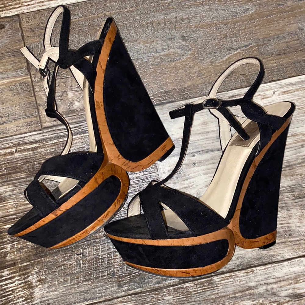 Open toe wedges sandals